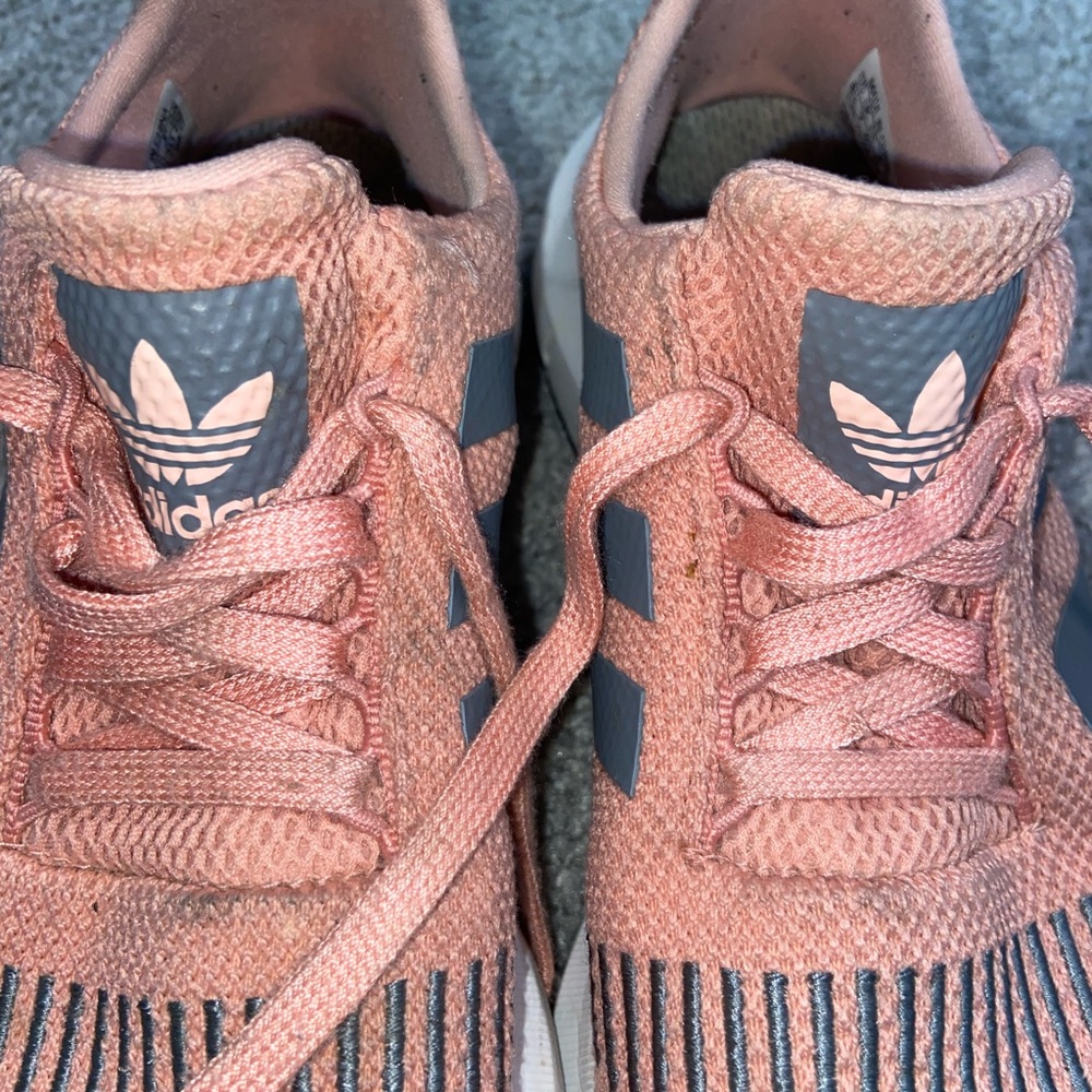 adidas swift run trace pink & grey shoes